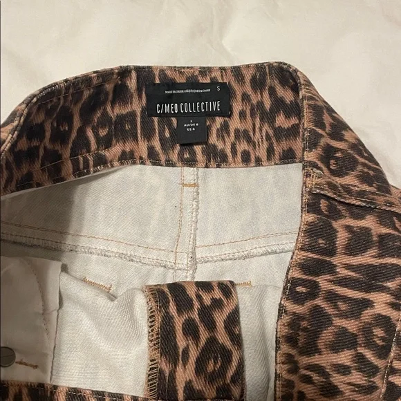 Reiterate Brown Leopard Print Wide-Leg Jeans
Size Small - Picture 4 of 9